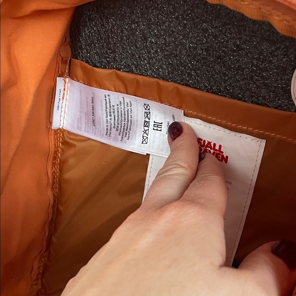 Fjallraven Kånken Orange Backpack Classic - Picture 6 of 8